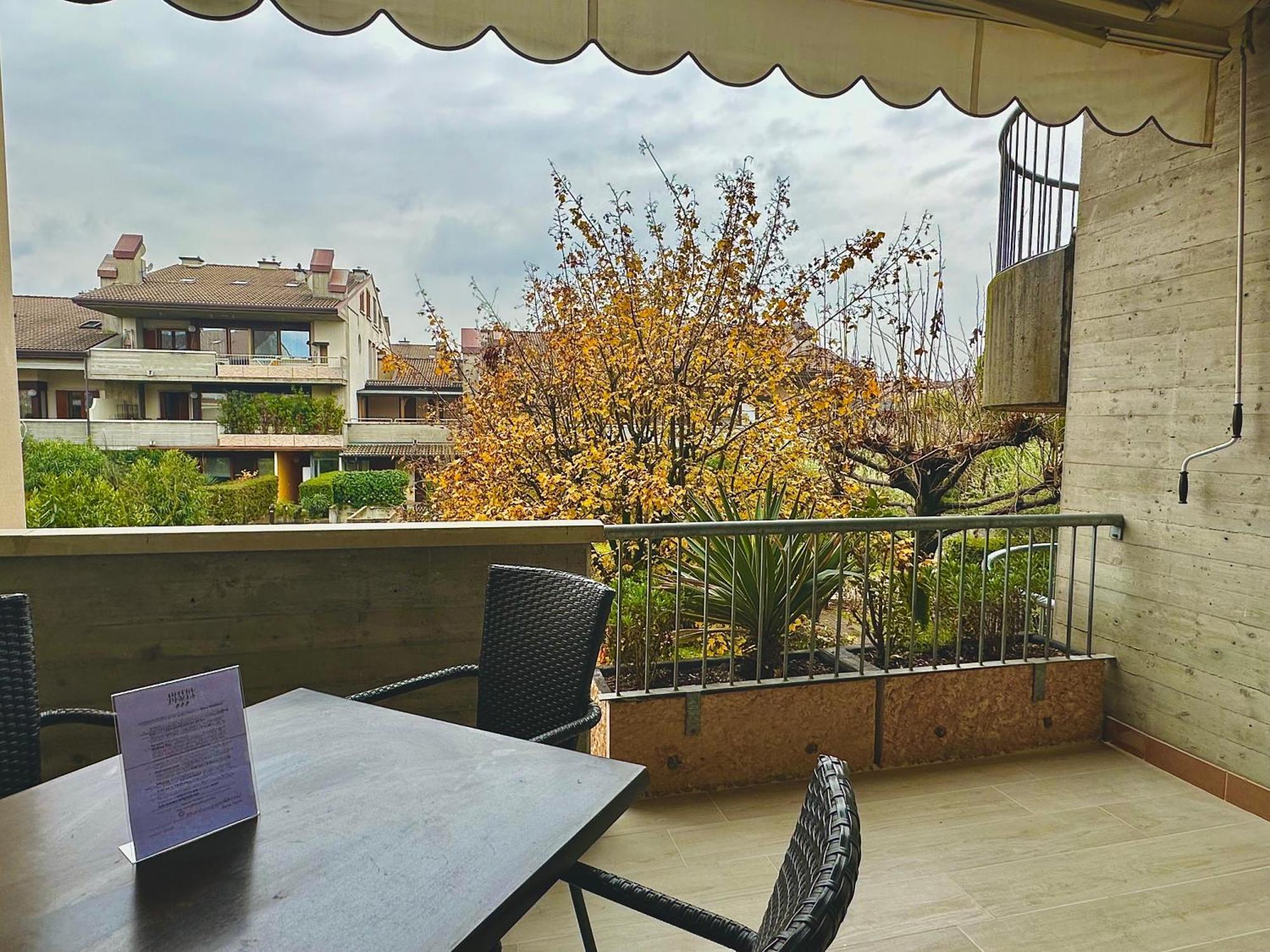 Lauri & Faggi Aparthotel Desenzano del Garda Exterior foto