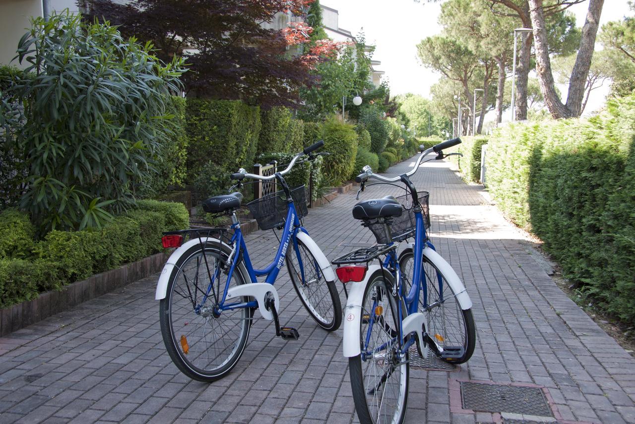Lauri & Faggi Aparthotel Desenzano del Garda Exterior foto